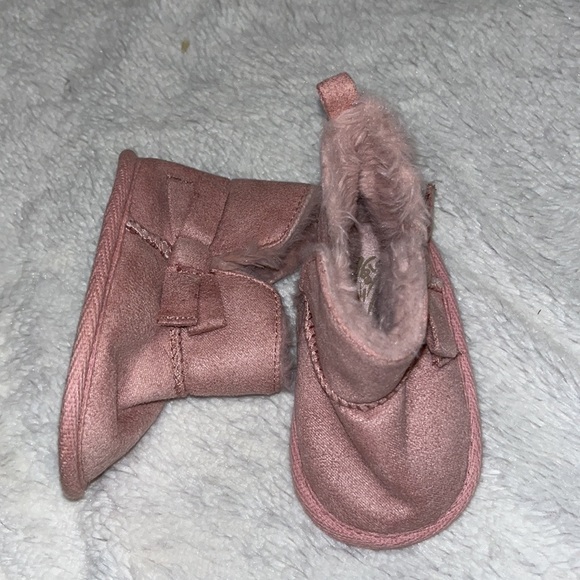 (3 for $10) pink fuzzy booties - Picture 2 of 4